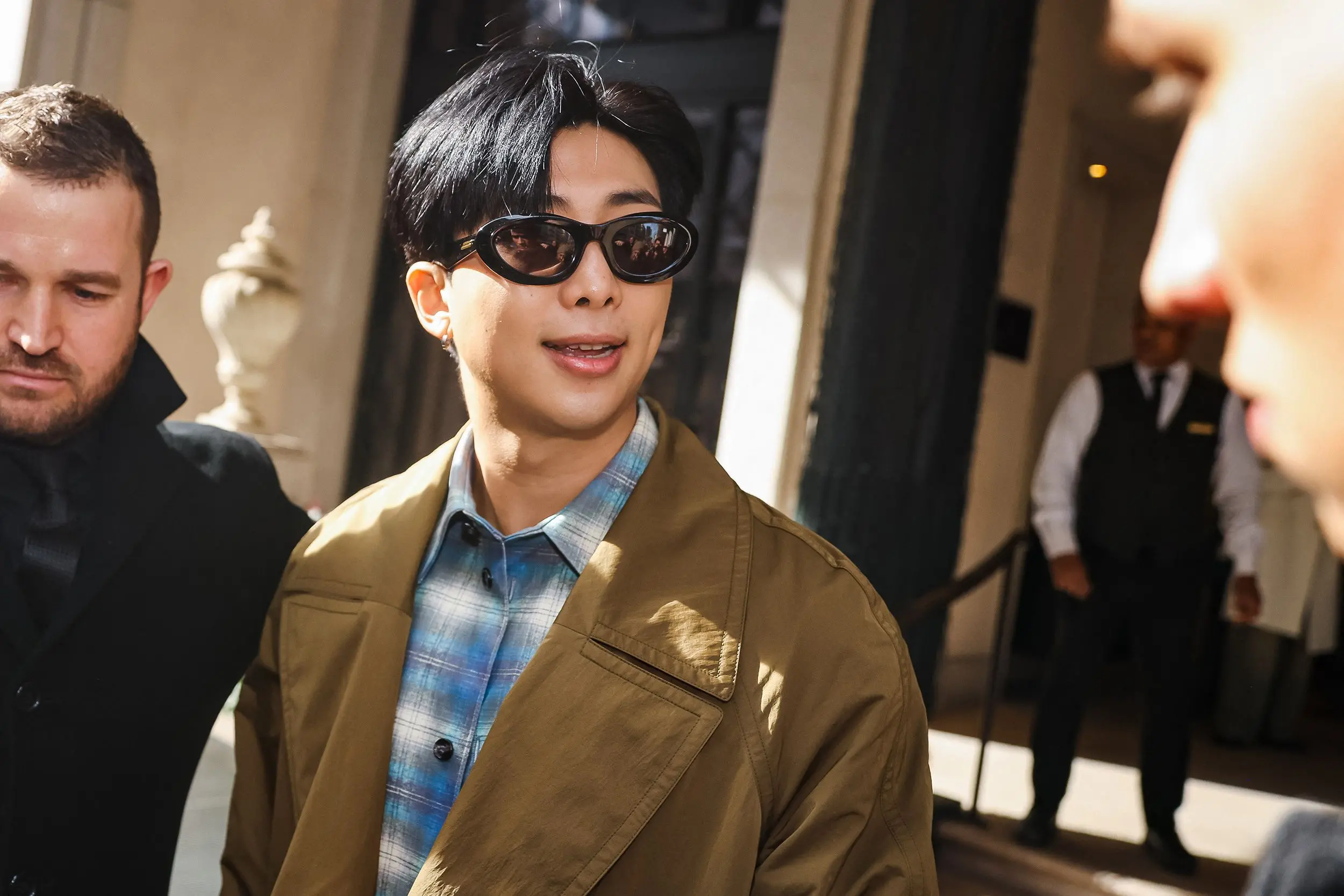 « Right People, Wrong place » : RM de BTS, entre doutes et « étranges expériences »