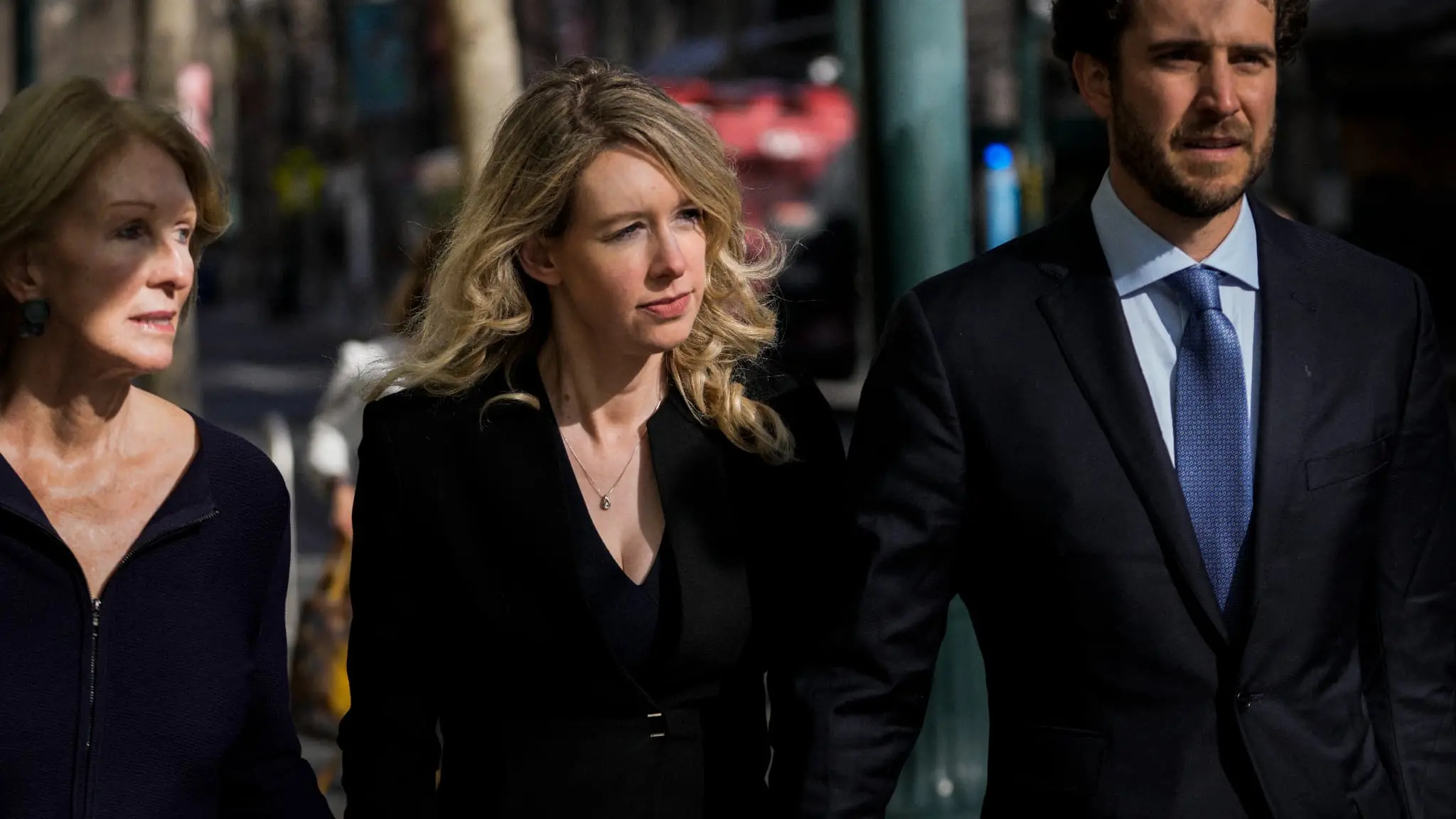 Elizabeth Holmes en prison, clap de fin pour l'incroyable feuilleton de la fraude Theranos